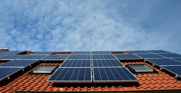 Maximize business savings with commercial rooftop solar panels